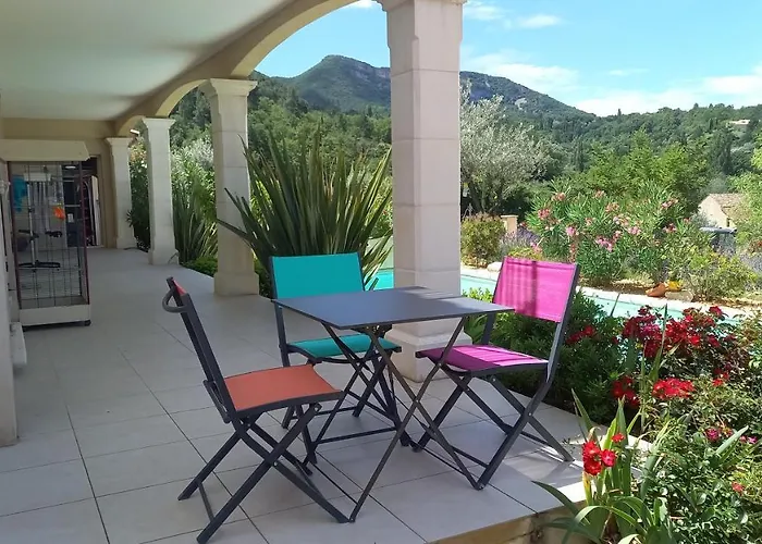 Bed & Breakfast La Benvingude 3*